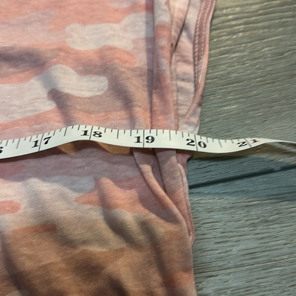 Lucky Brand Pink Camo Women's Top size Large - Picture 6 of 7